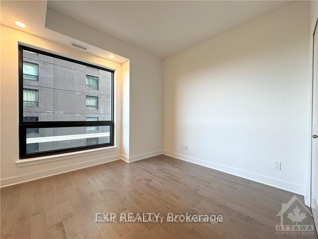 180 GEORGE Street Unit 907 photo 12