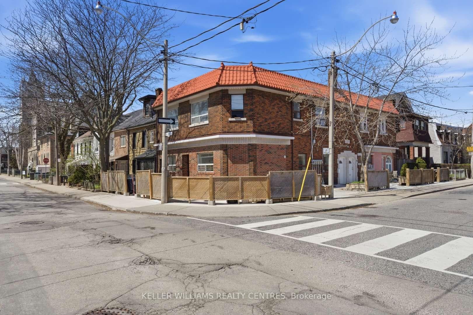Looking north-west corner of Mansfield/ Clinton