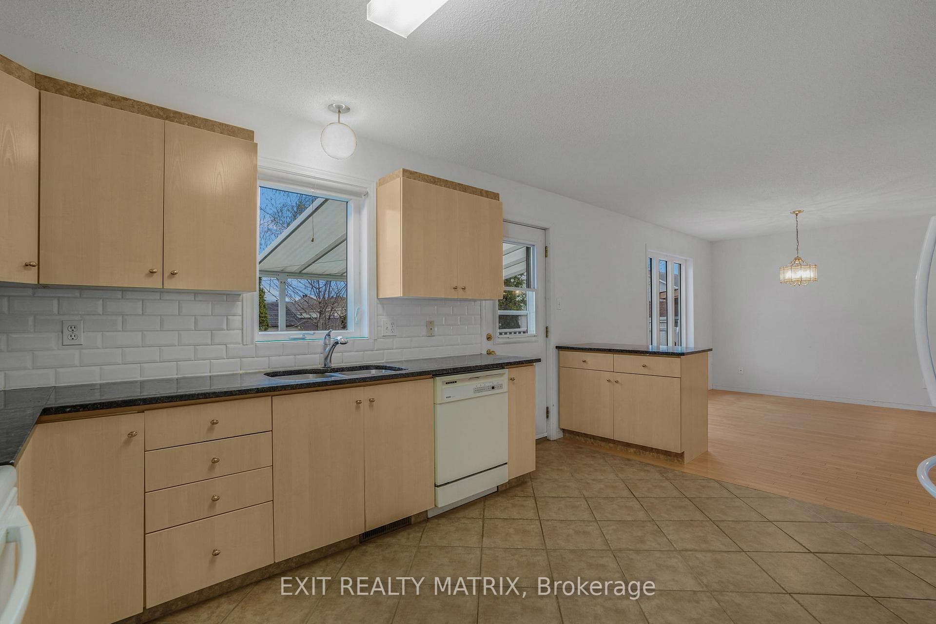 836 Pilon Street photo 18