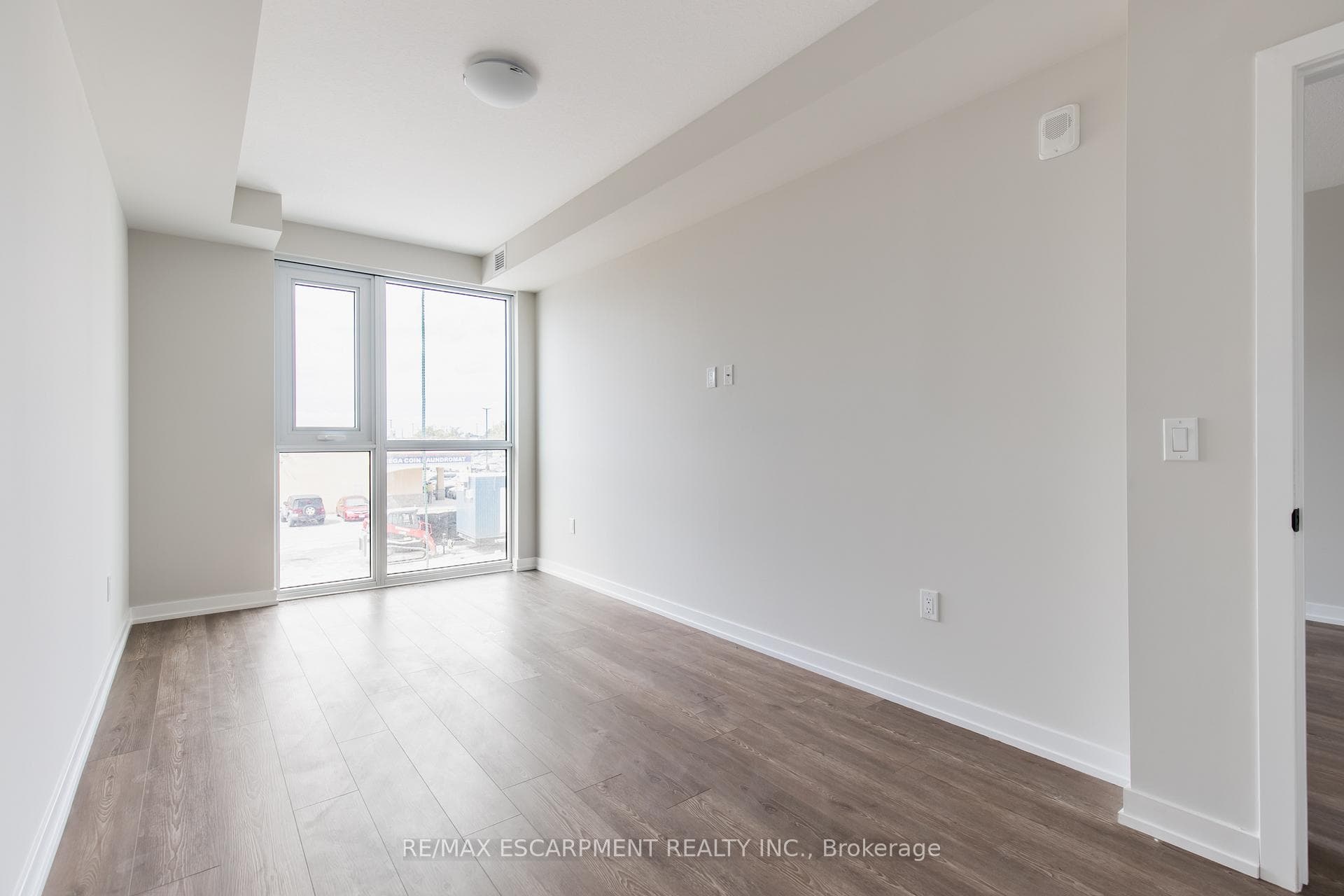 870 Queenston Road Unit 304 photo 25