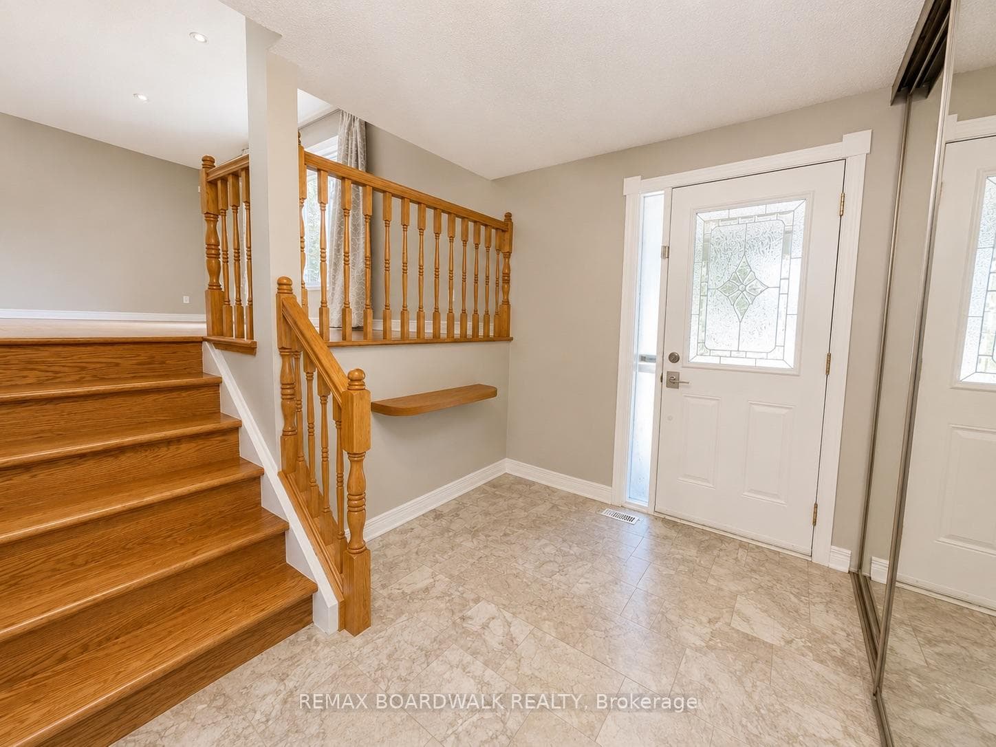 22 BARTLEY Crescent photo 3