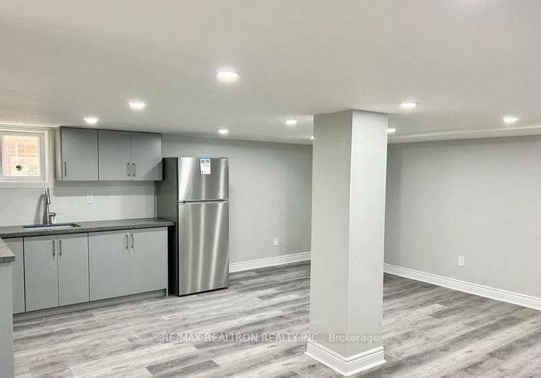 142 Eastwood Road photo 22