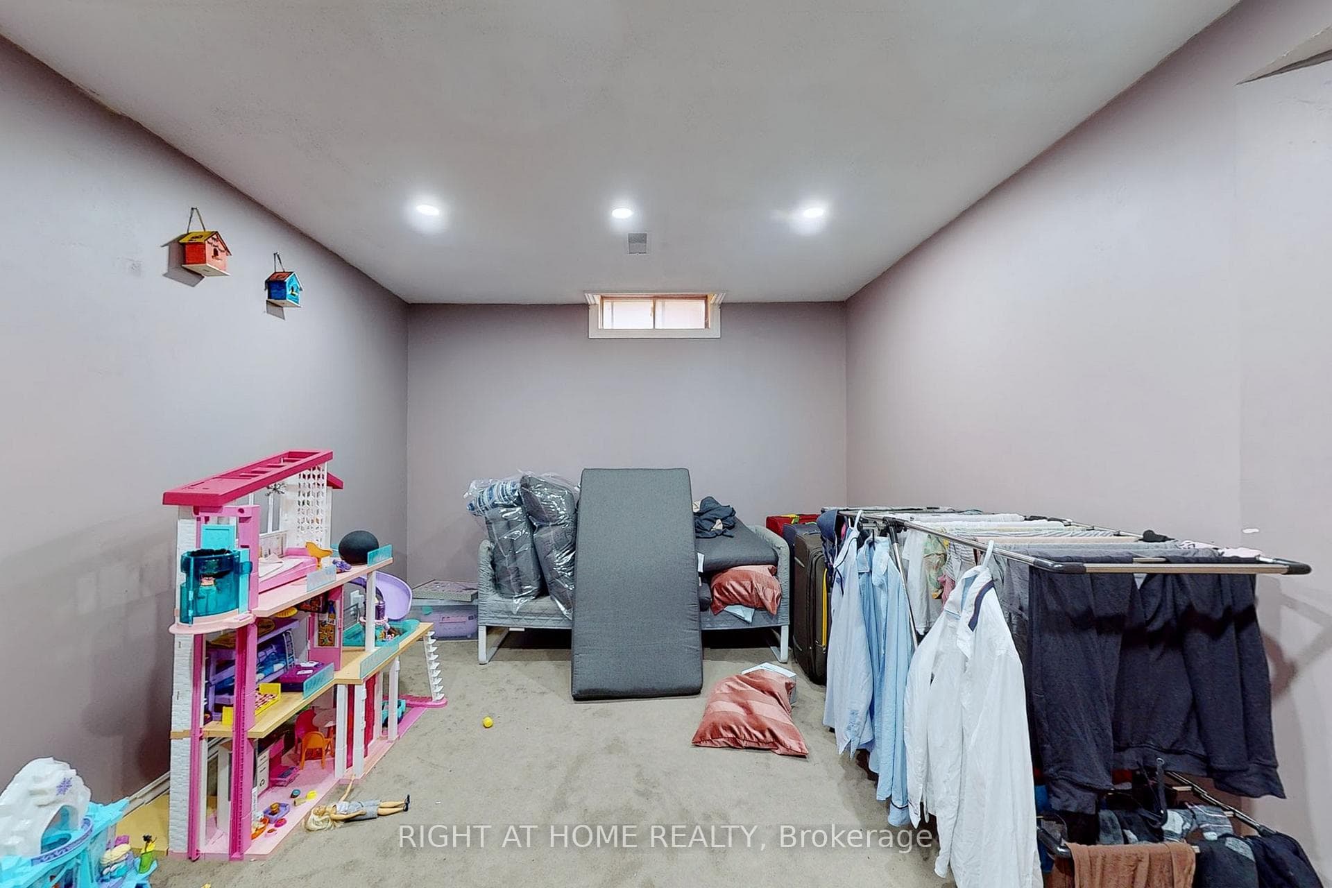 869 Attersley Drive photo 32