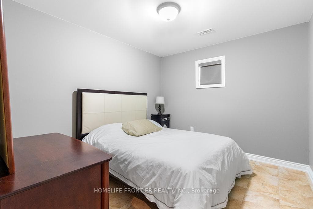 55 Homewood Avenue photo 35