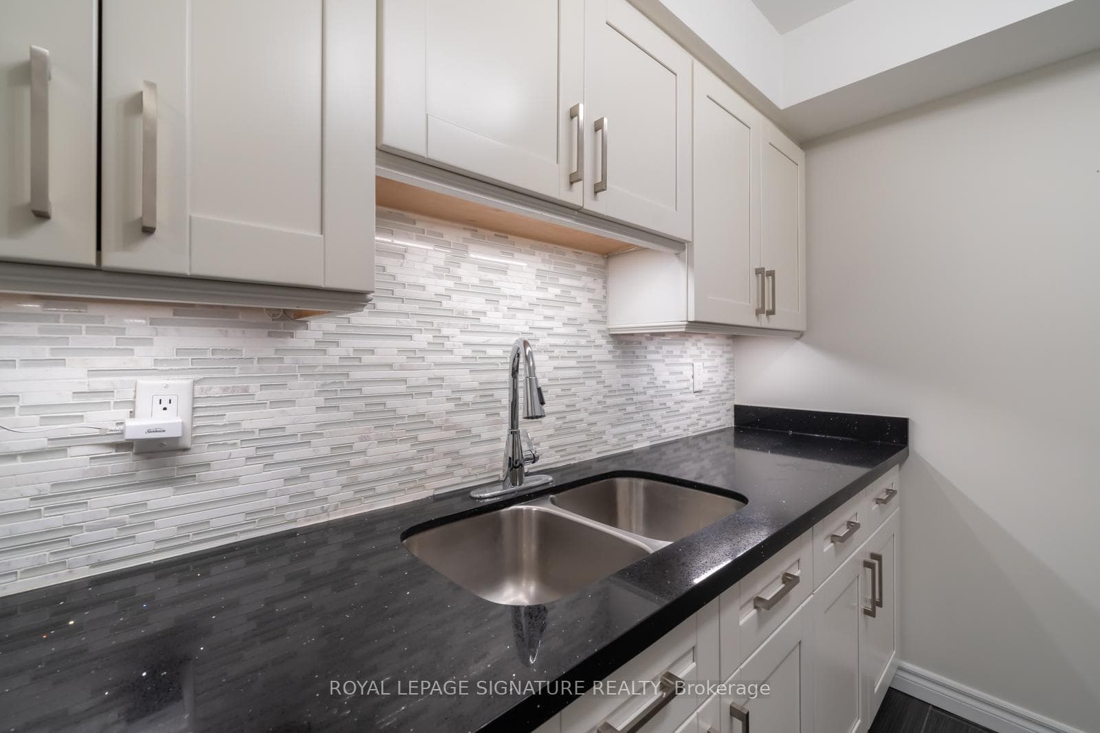 68 Corporate Drive Unit 2735 photo 4