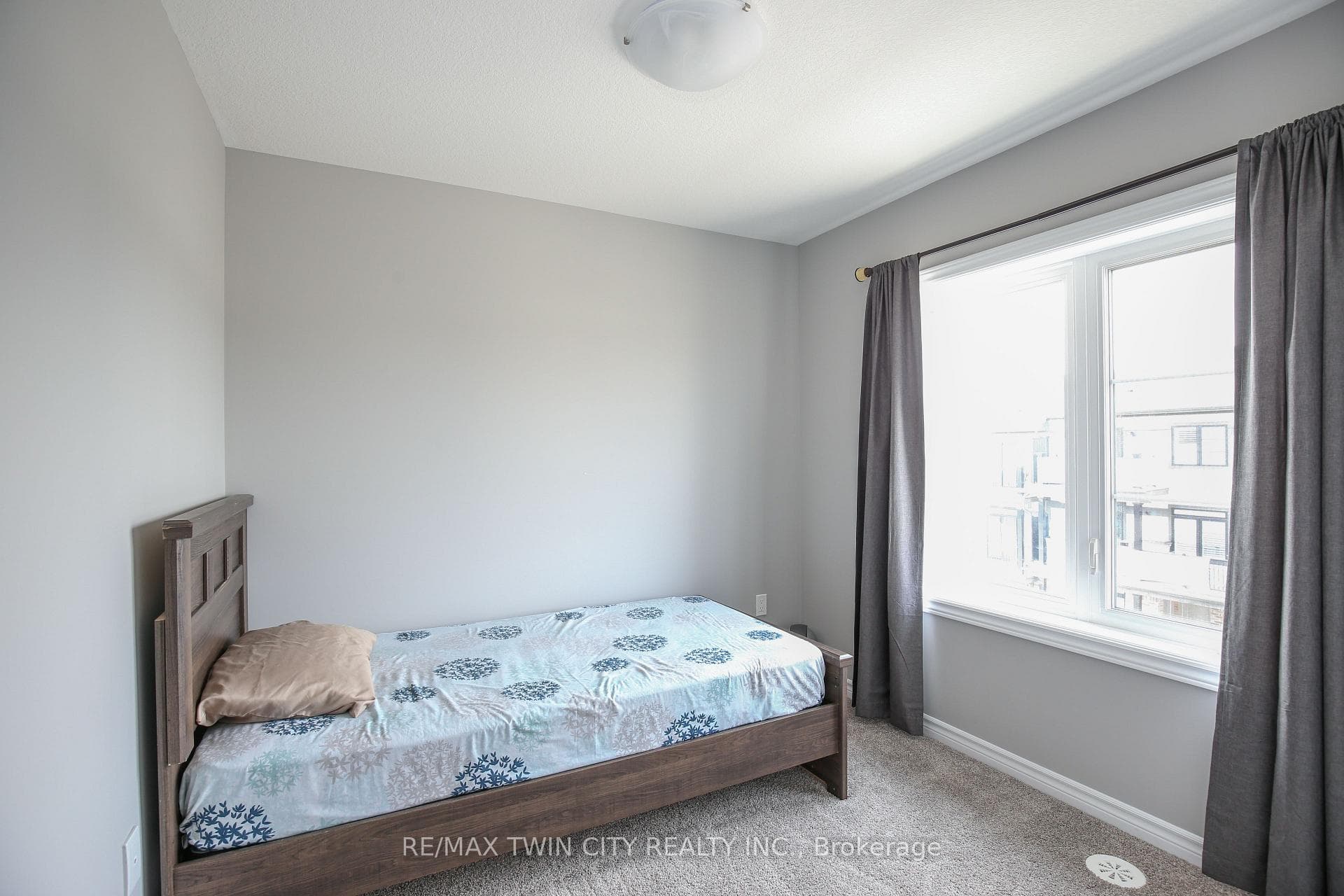 7 Lomond Lane photo 10