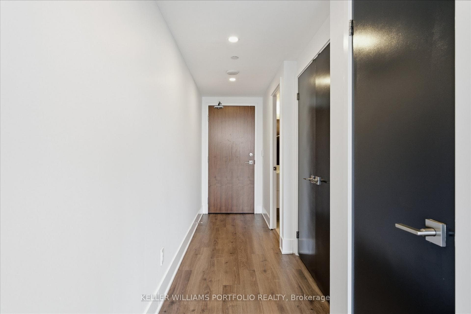 111 St Clair Avenue Unit 932 photo 6