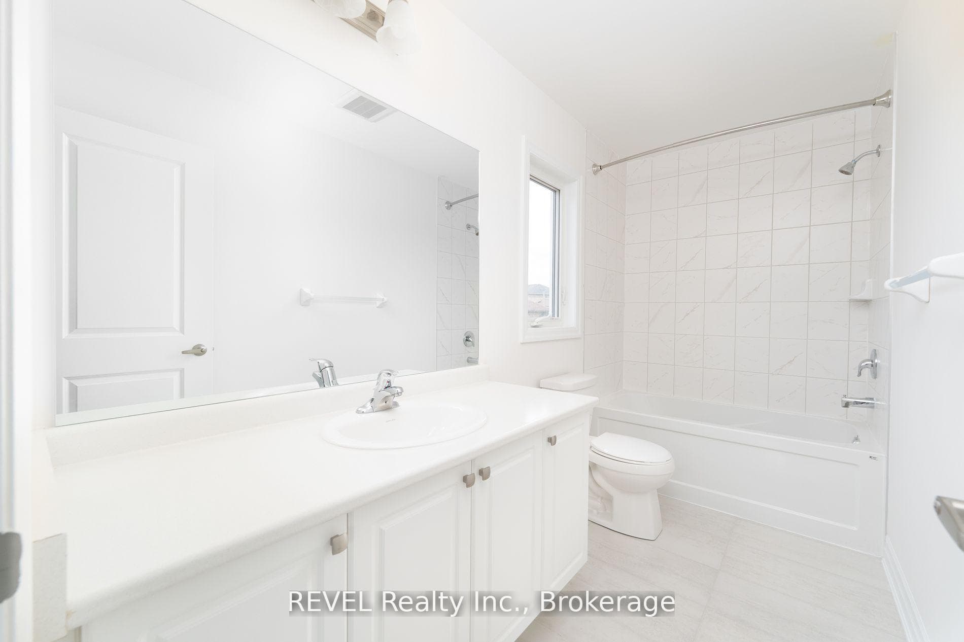 4568 Lyons Parkway Unit UPPER photo 22