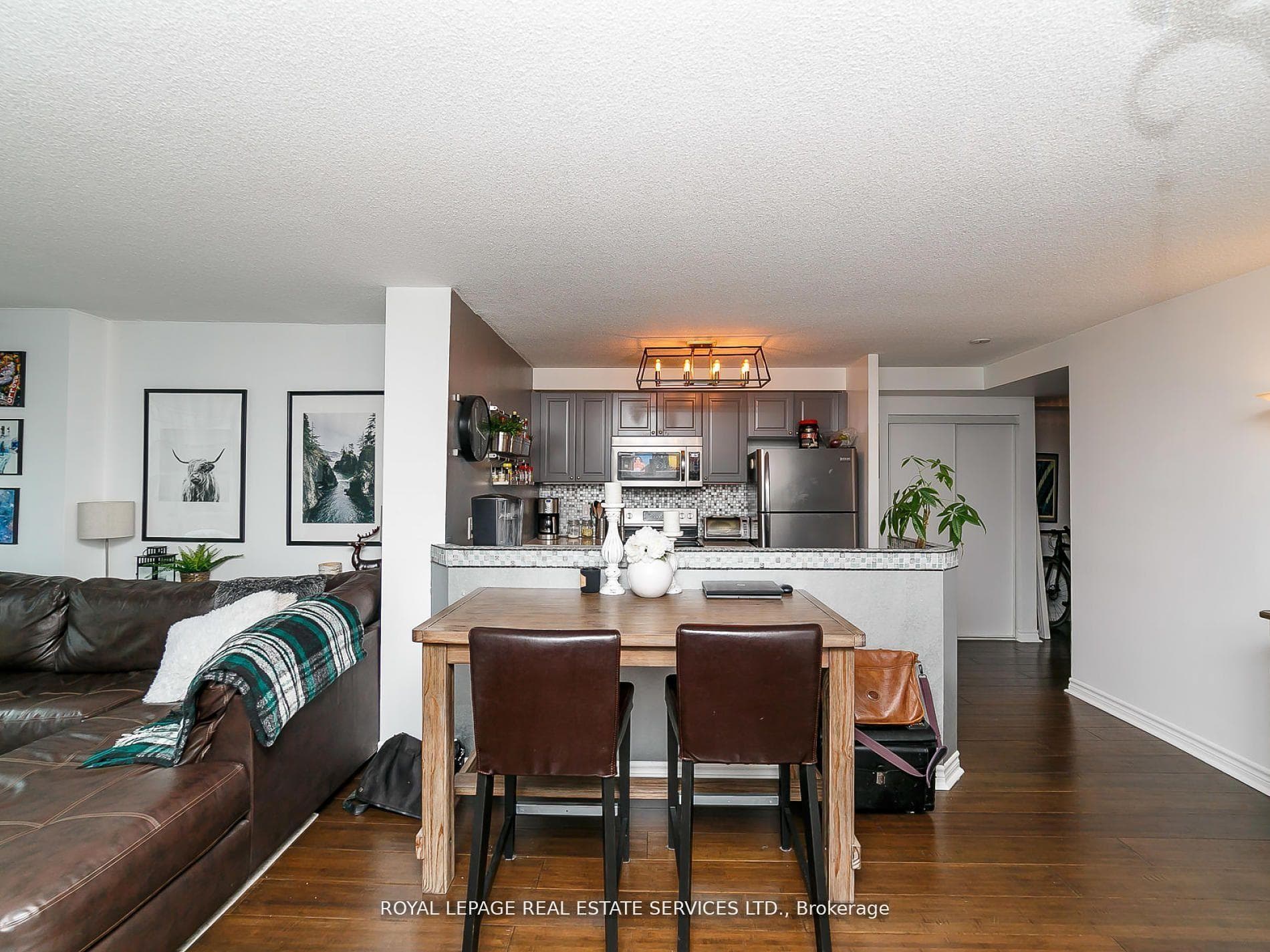 10 Queens Quay Unit 407 photo 9
