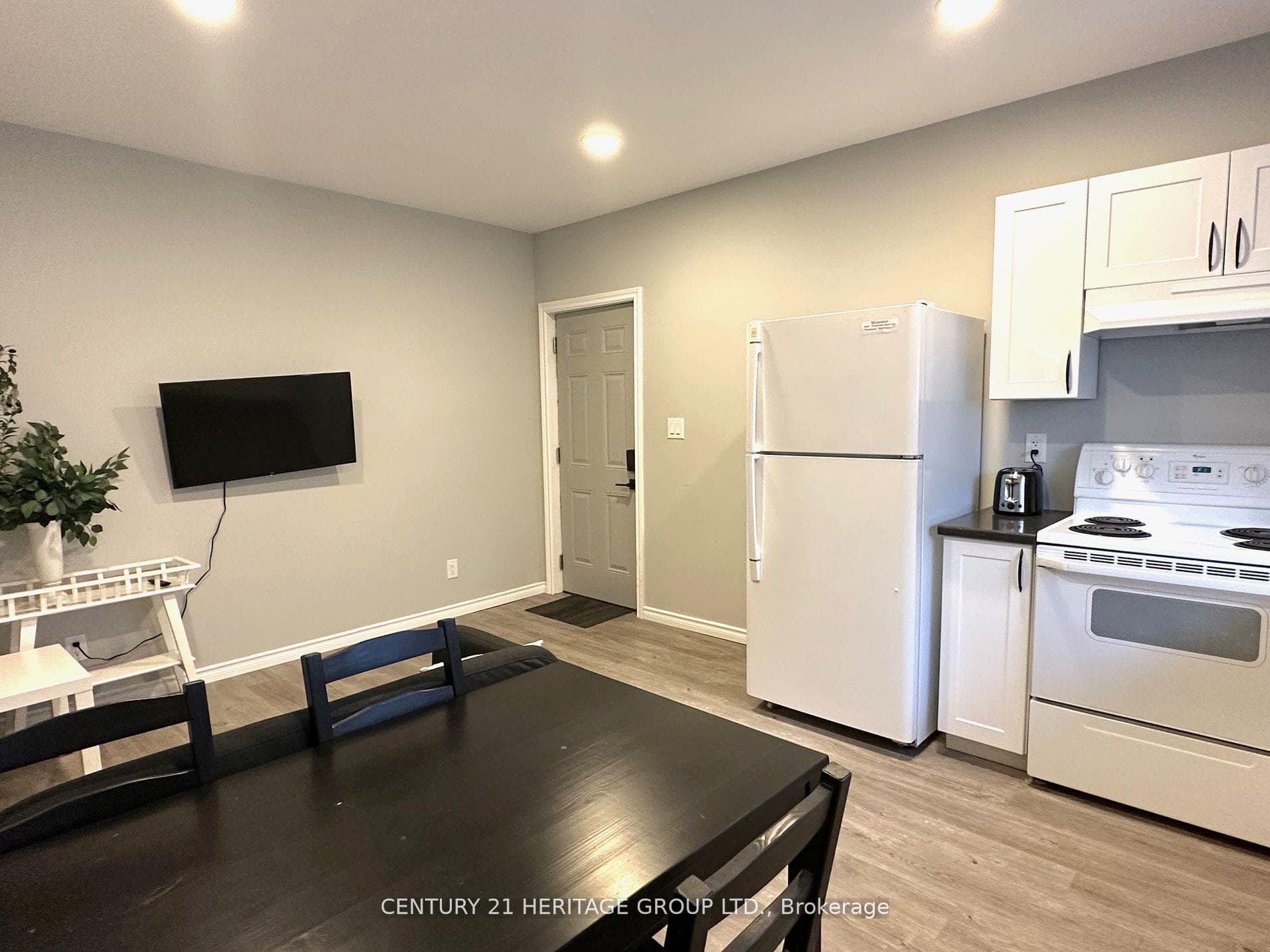 5002 Victoria Avenue photo 20