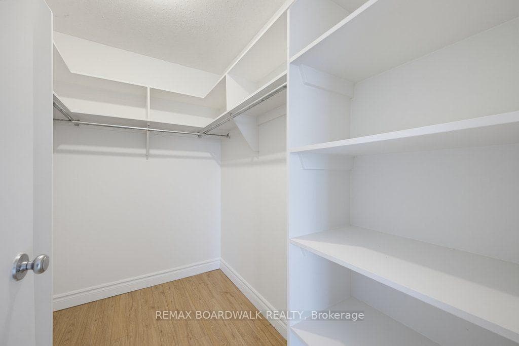 250 Brittany Drive Unit 207 photo 16