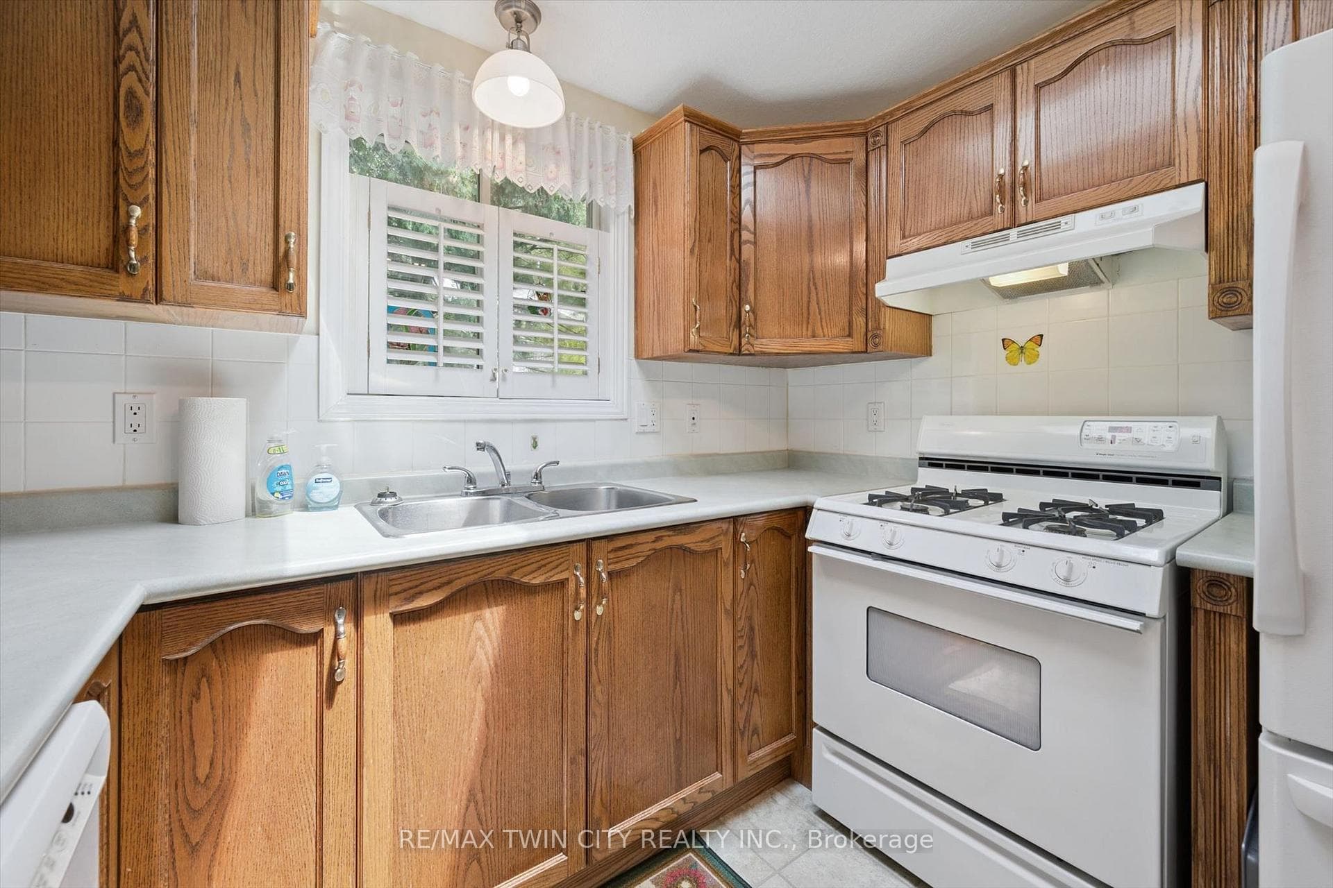 4 Spruce Avenue photo 7