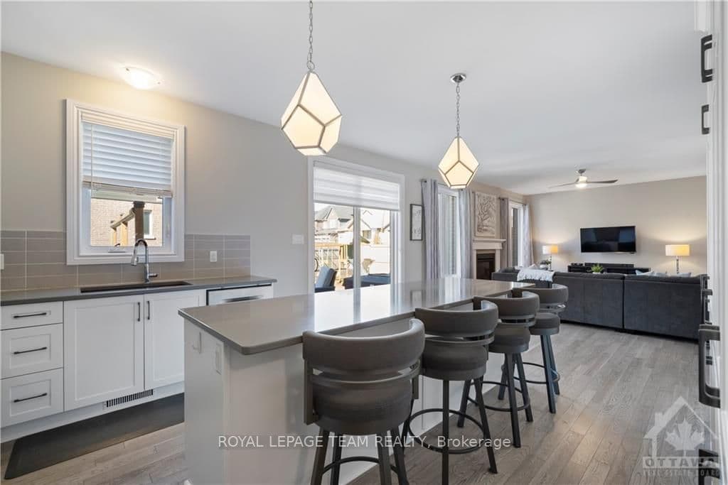 857 PERCIVAL Crescent photo 10