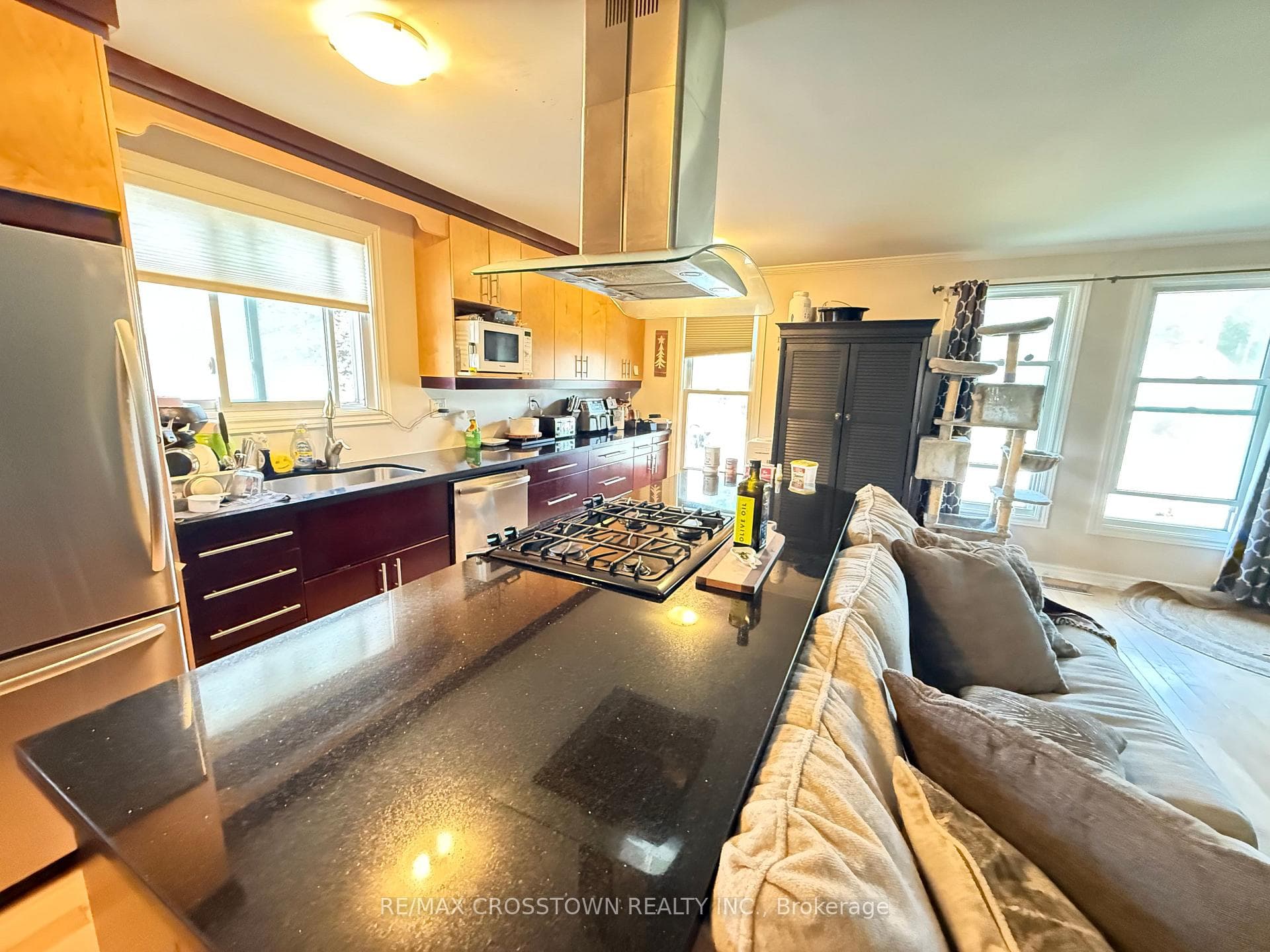 28 Austen Lane photo 6