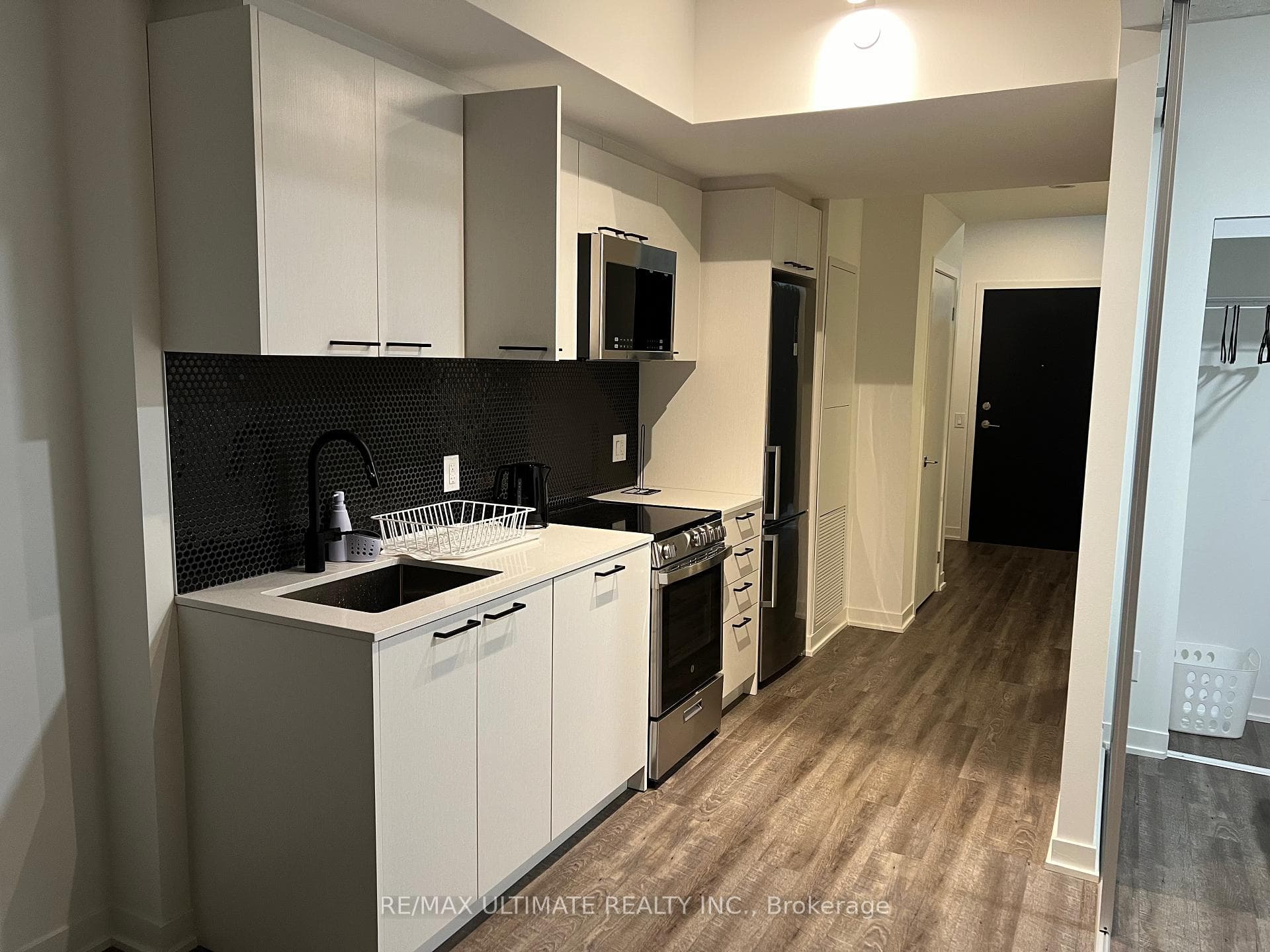 1808 St Clair Avenue Unit 209 photo 3