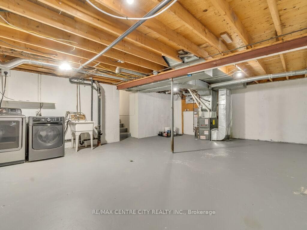 7 Cluney Place photo 34