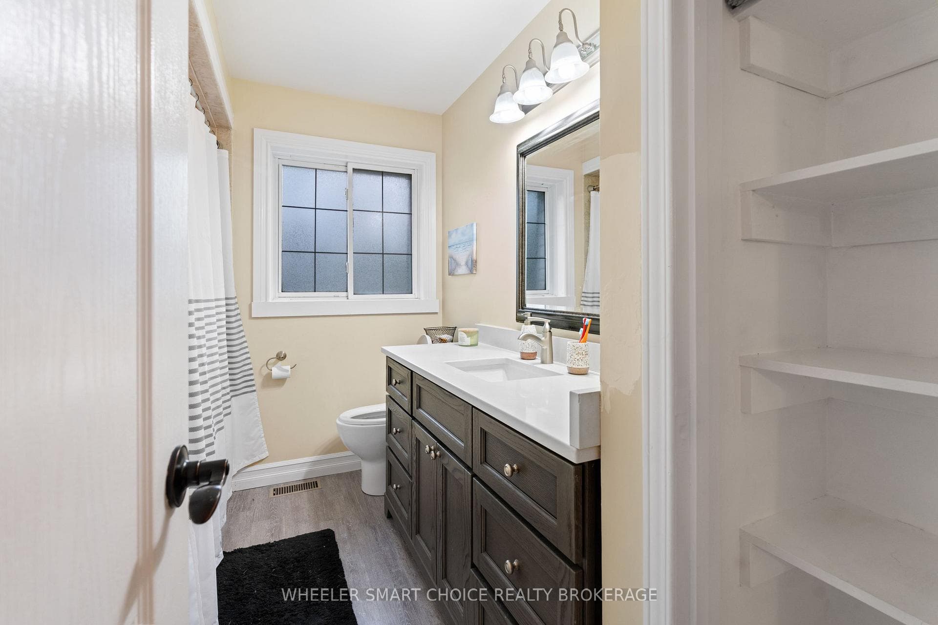 The main family bathroom on the 2nd floor.