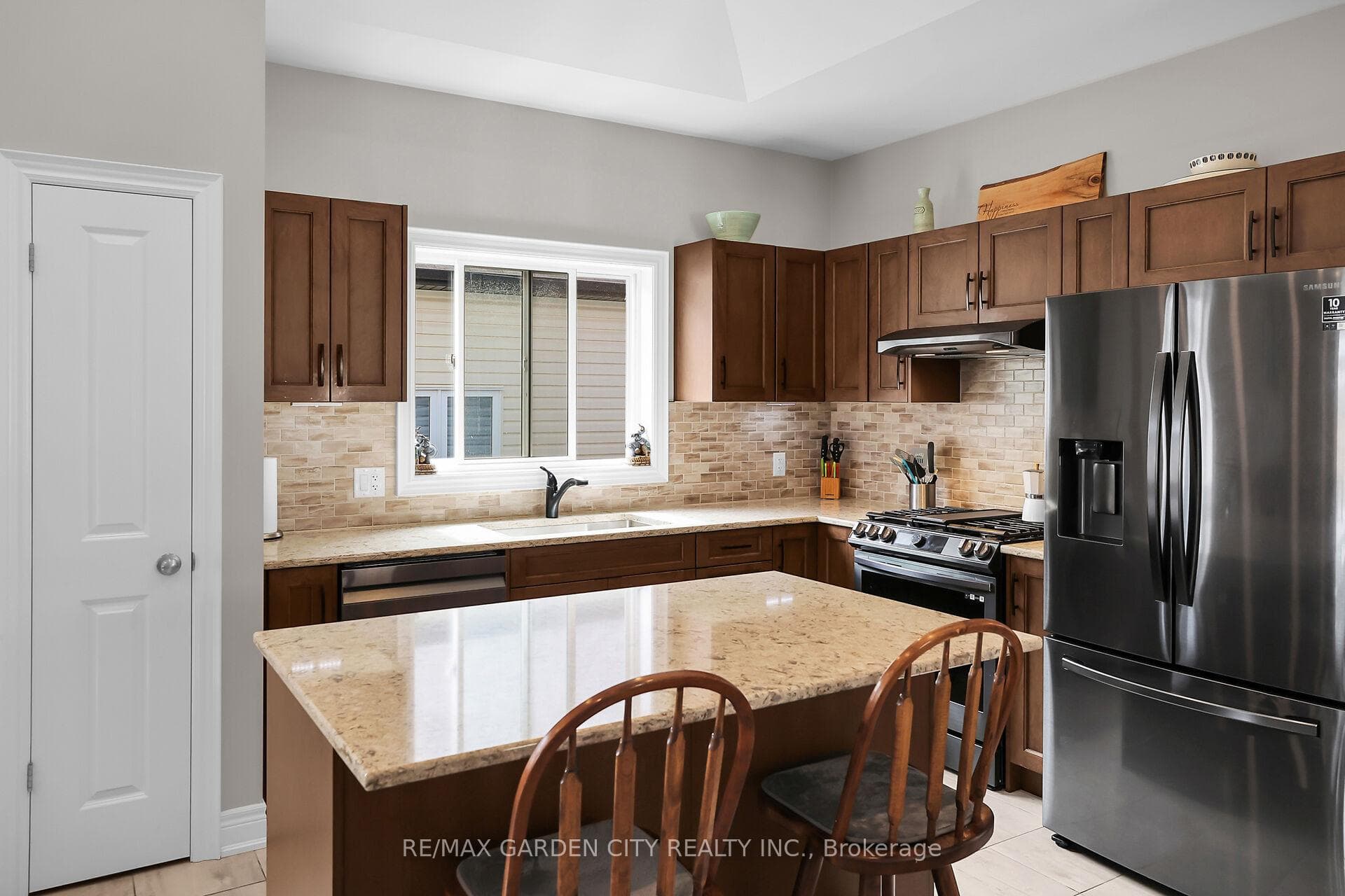 4238 Village Creek Drive photo 5