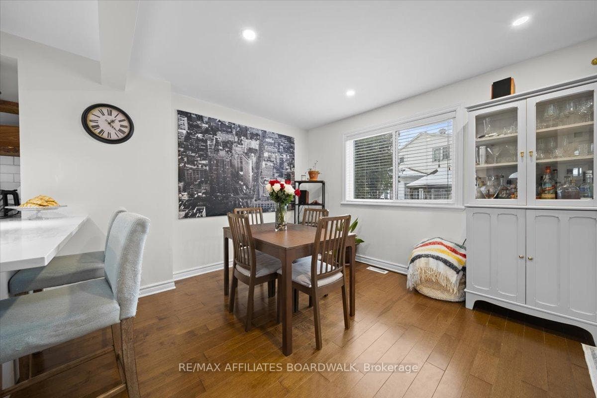 360 Pickford Drive photo 14