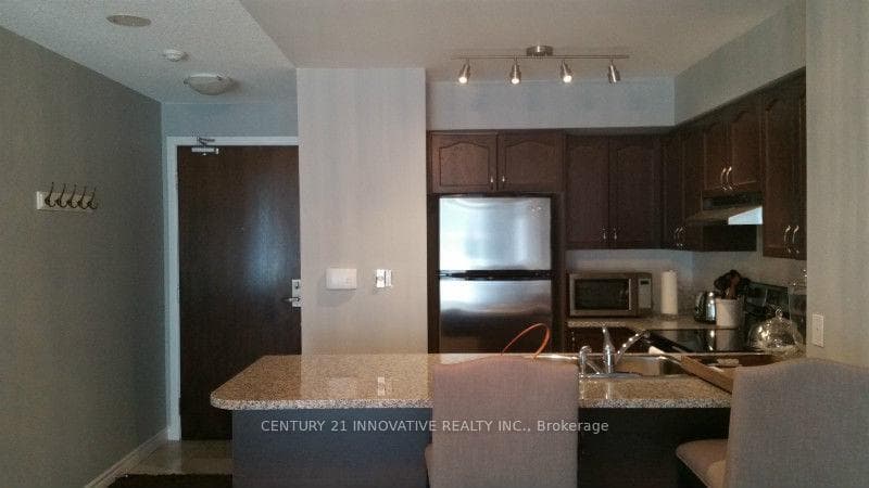 35 Hollywood Avenue Unit 916 photo 2