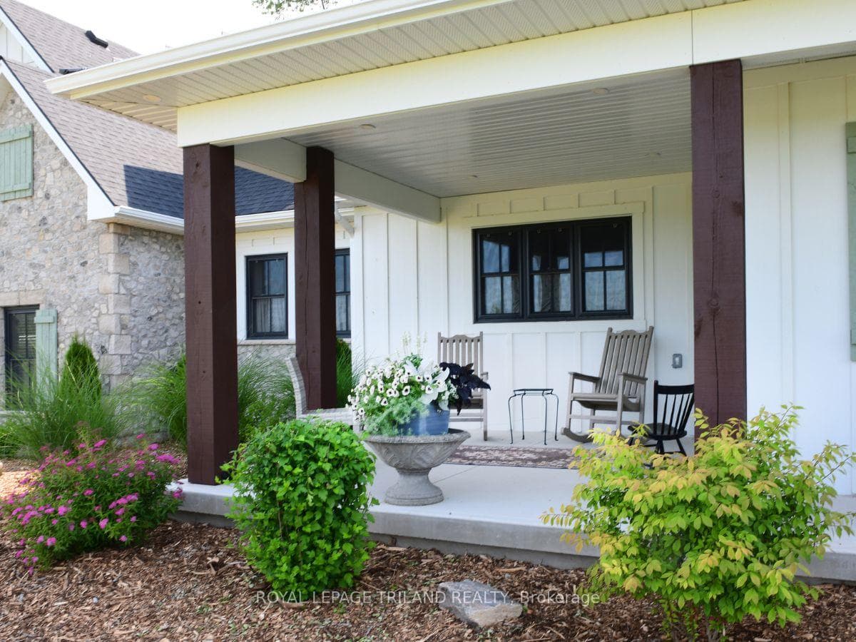 5540 Carriage Road photo 3