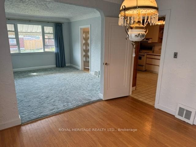 388 athol Street photo 3