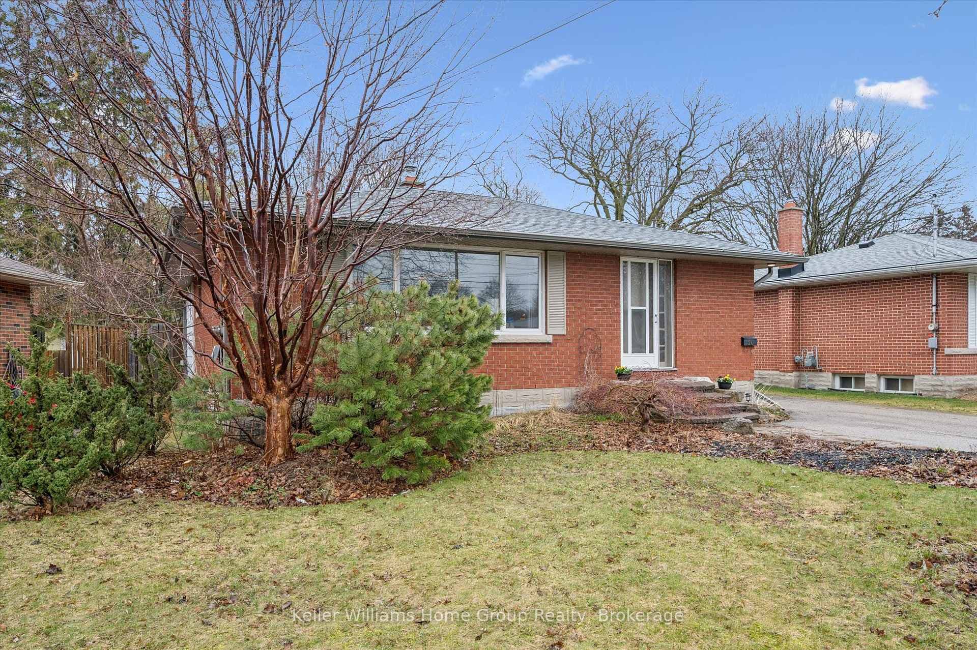 56 Ottawa Crescent photo 2