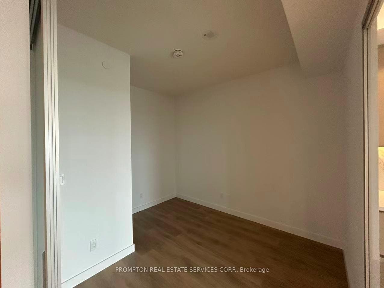 68 Esther Shiner Boulevard Unit 910 photo 9