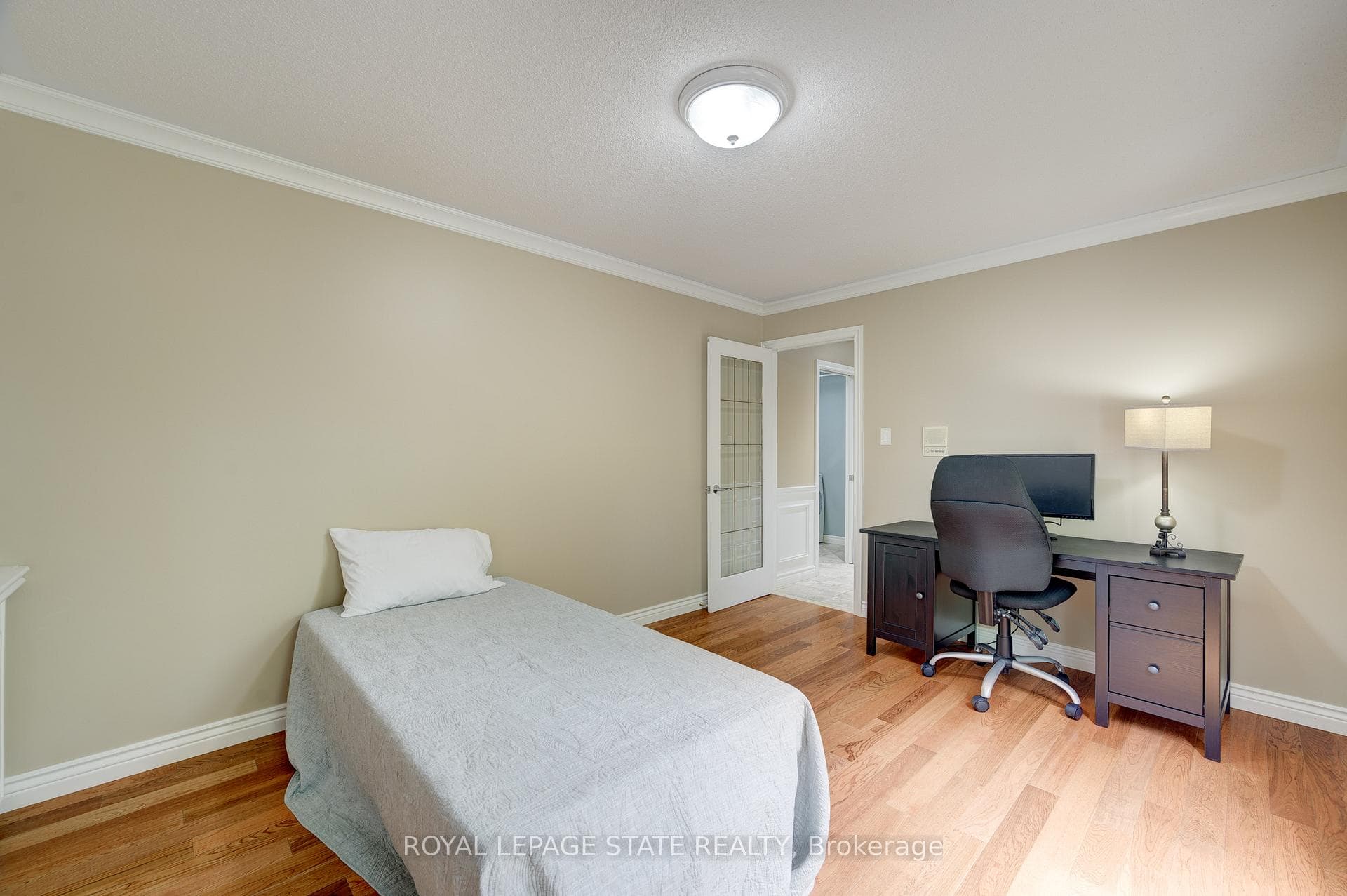 110 Garden Avenue photo 18