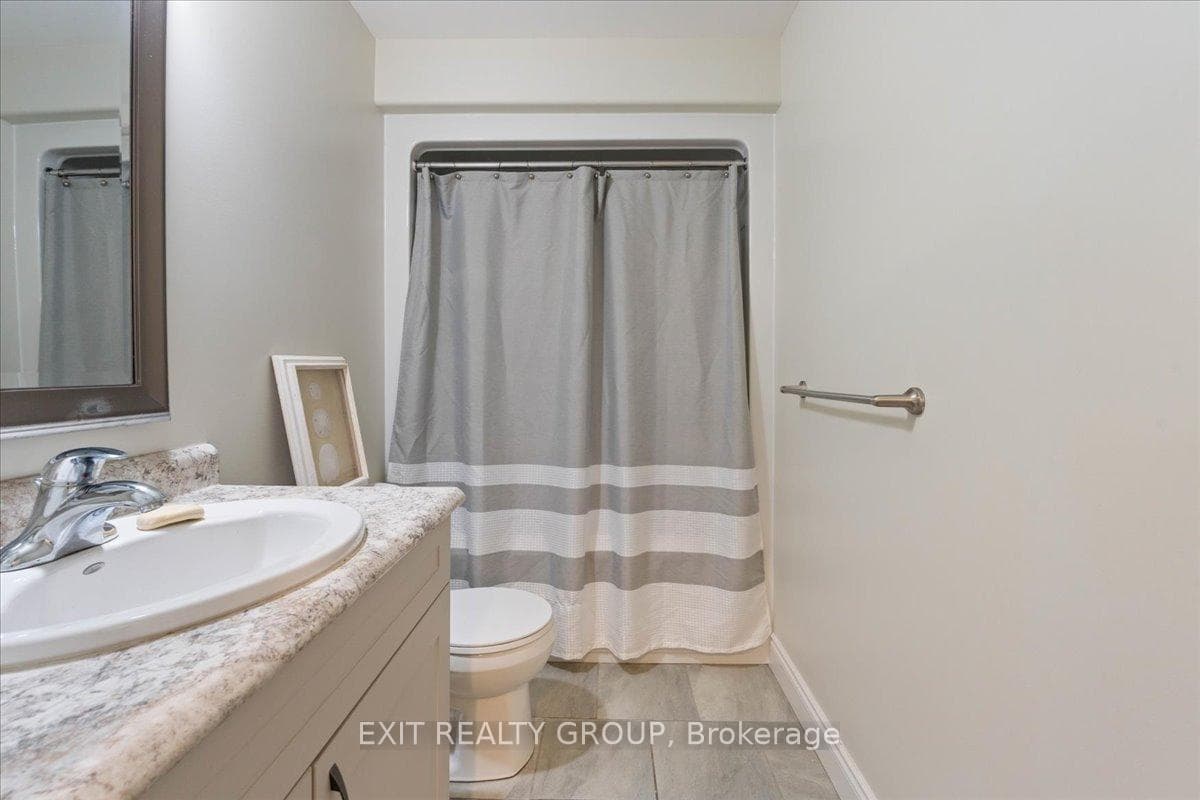 35 Ledgerock Court photo 32