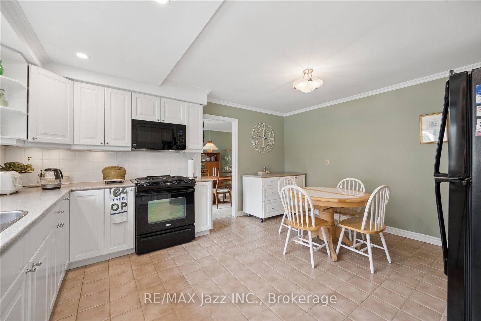 38 Trinity Crescent photo 13