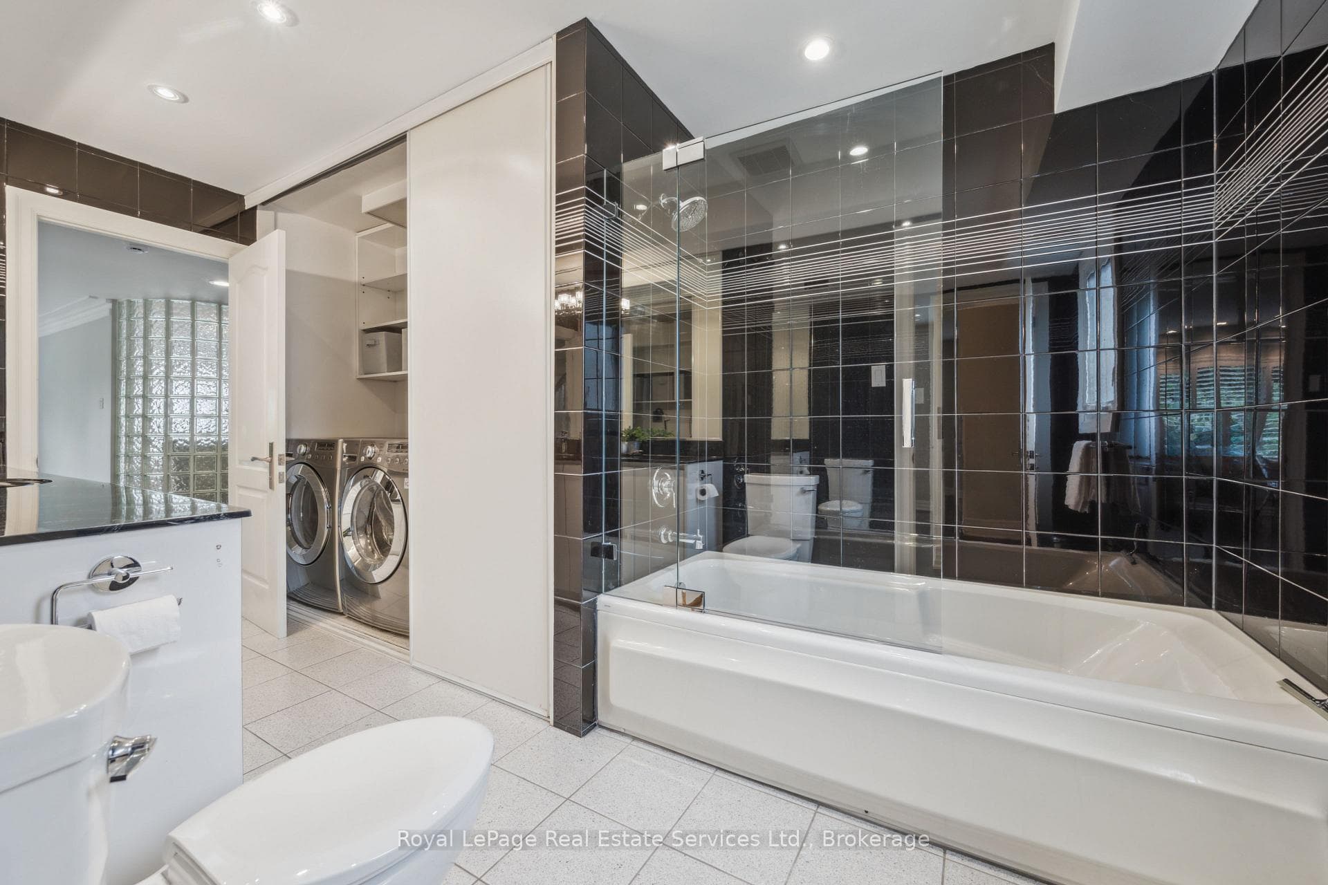 480 CHARTWELL Road photo 28