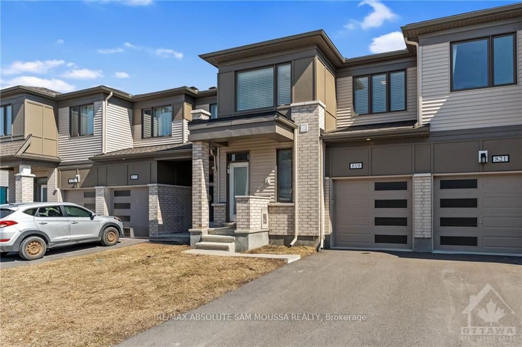 819 REGULUS Ridge photo 1