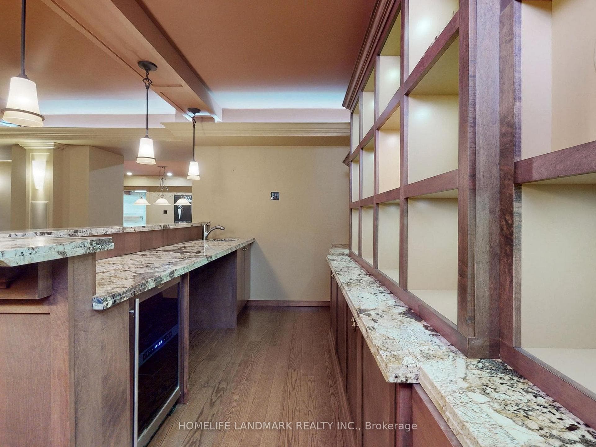 135 Kennedy Street photo 24