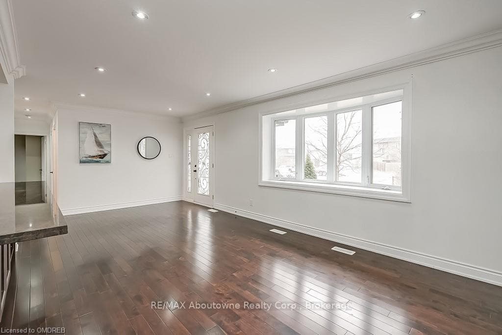 640 WEYNWAY Court photo 6
