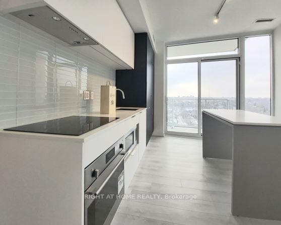 33 Helendale Avenue Unit 1312 photo 2