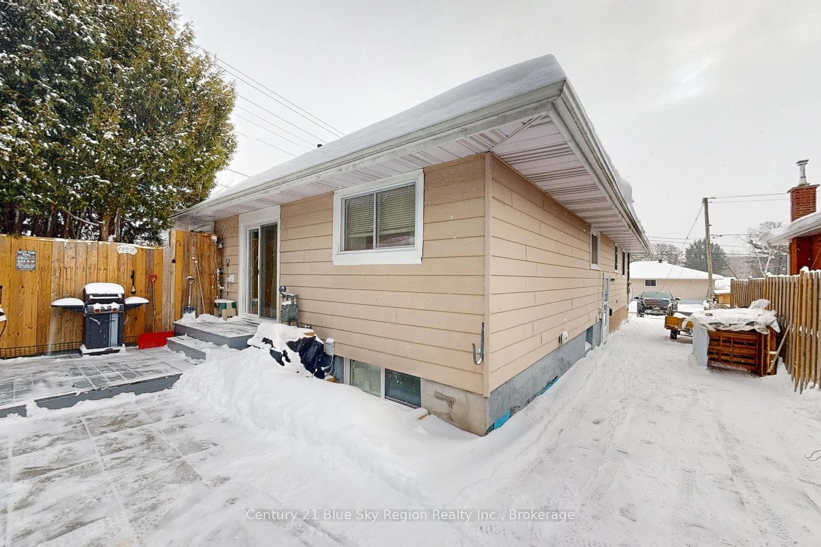896 Norman Avenue photo 29