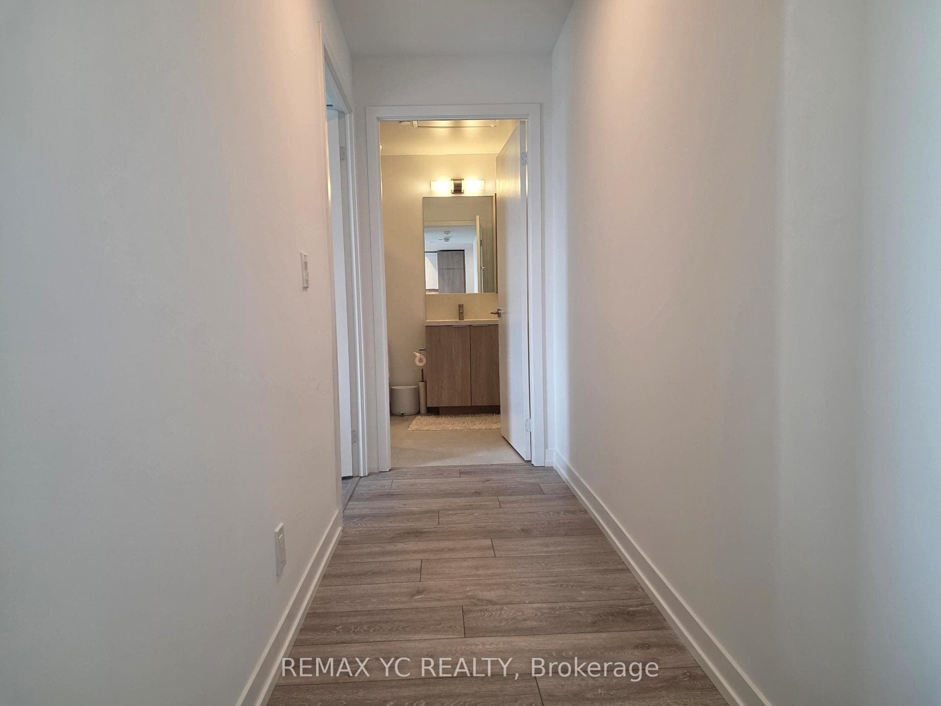 2020 Bathurst Street Unit 1722 photo 7