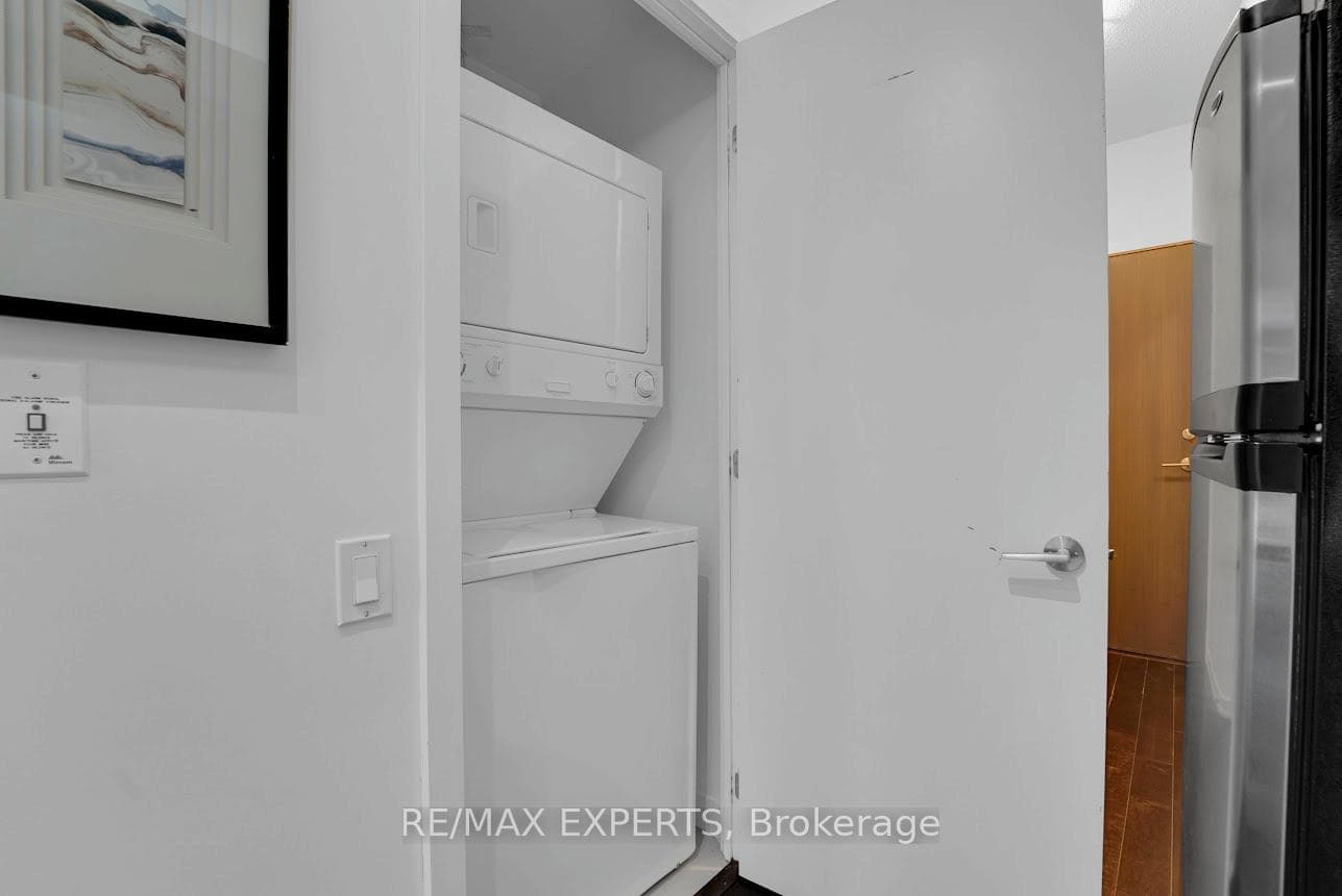 103 The Queensway N/A Unit 407 photo 9
