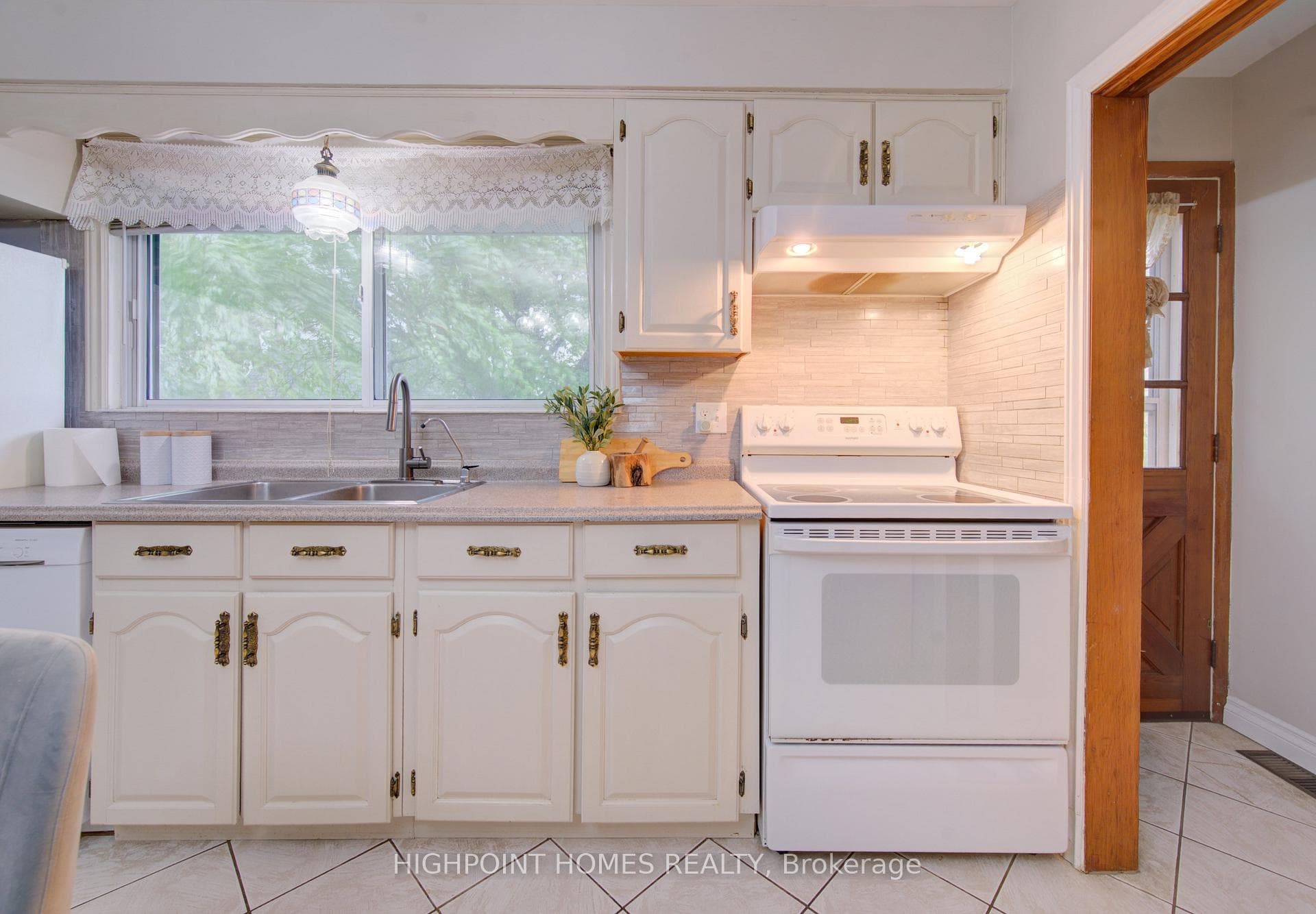 5438 Trafalgar Road photo 22