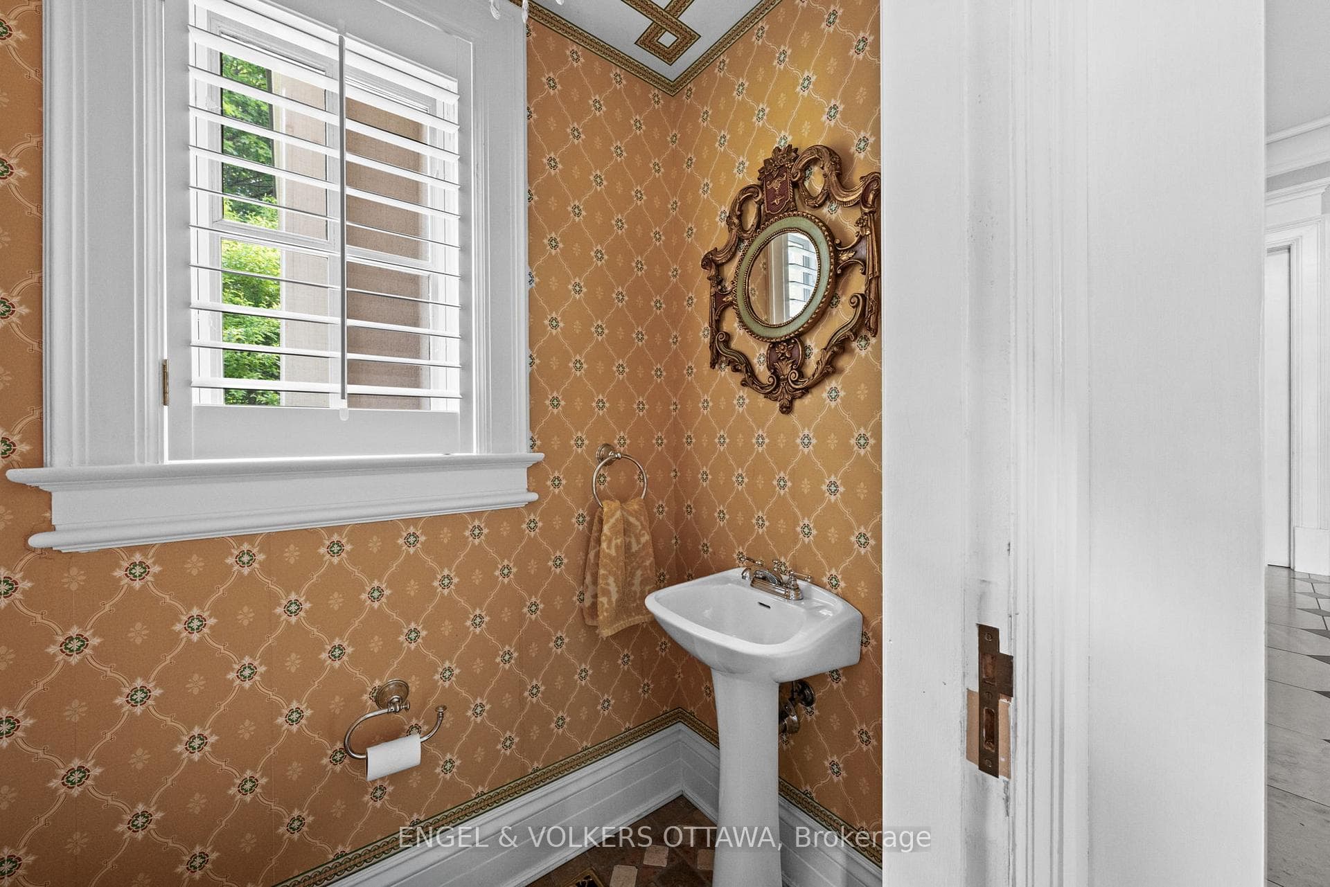 218 Coltrin Road photo 3