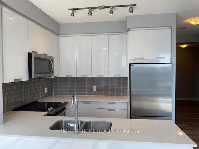 5025 Four Springs Avenue Unit 807 photo 6