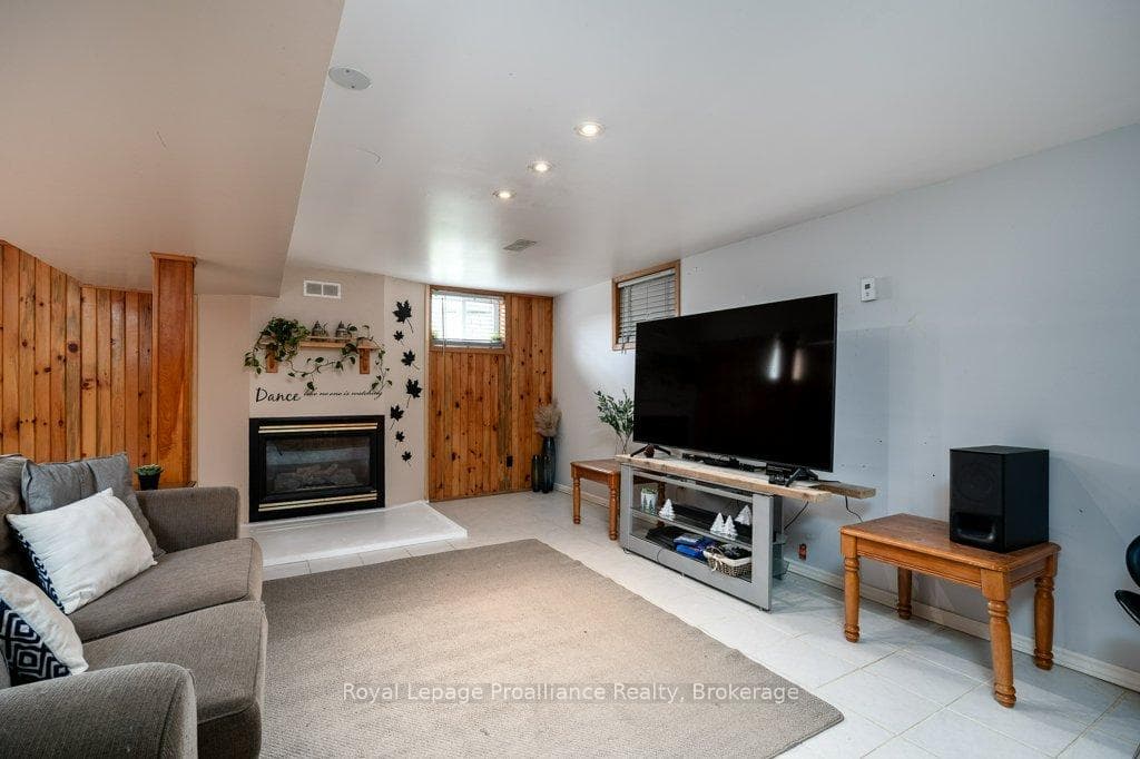 92 Wallbridge Crescent photo 27