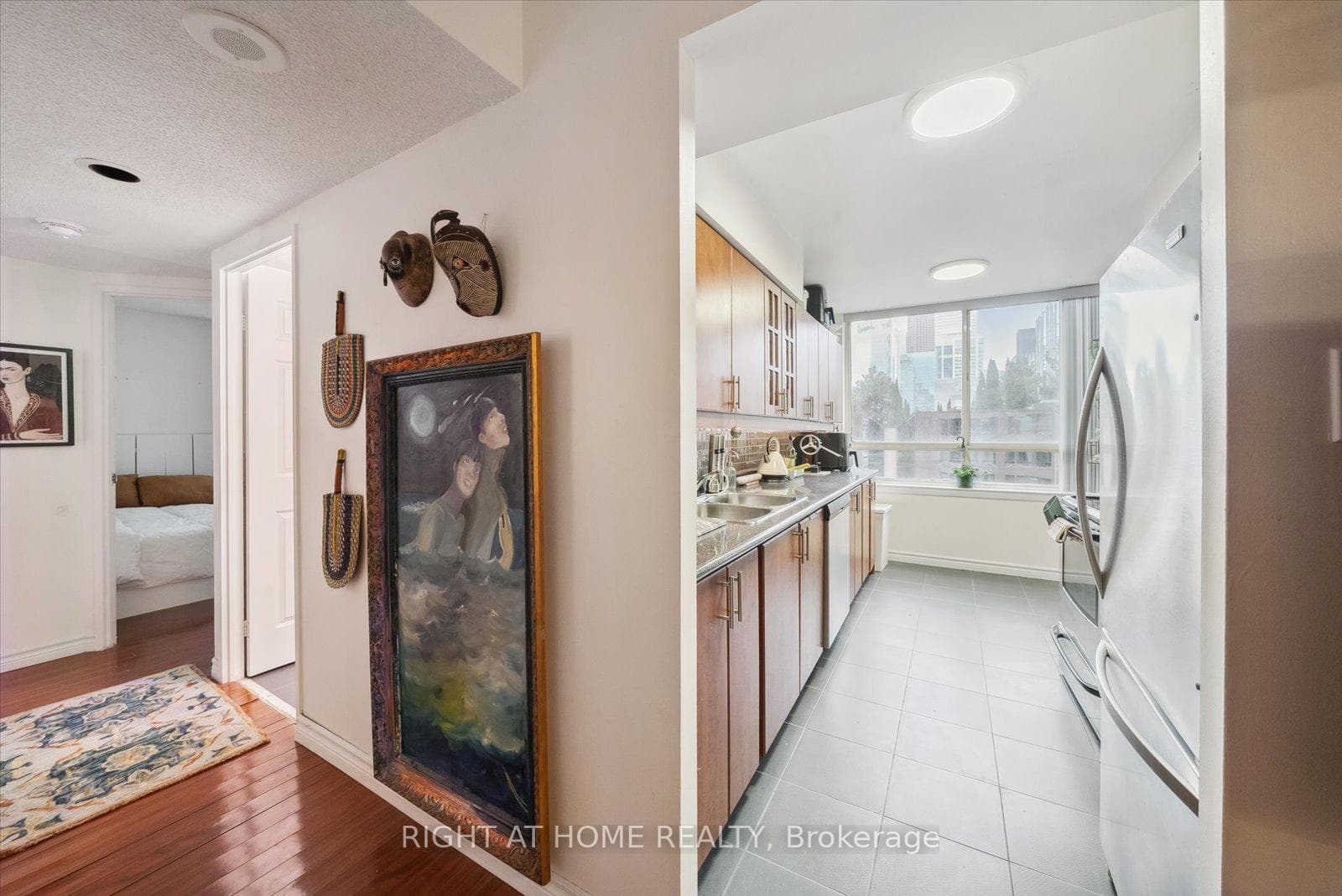 633 Bay Street Unit 1407 photo 15