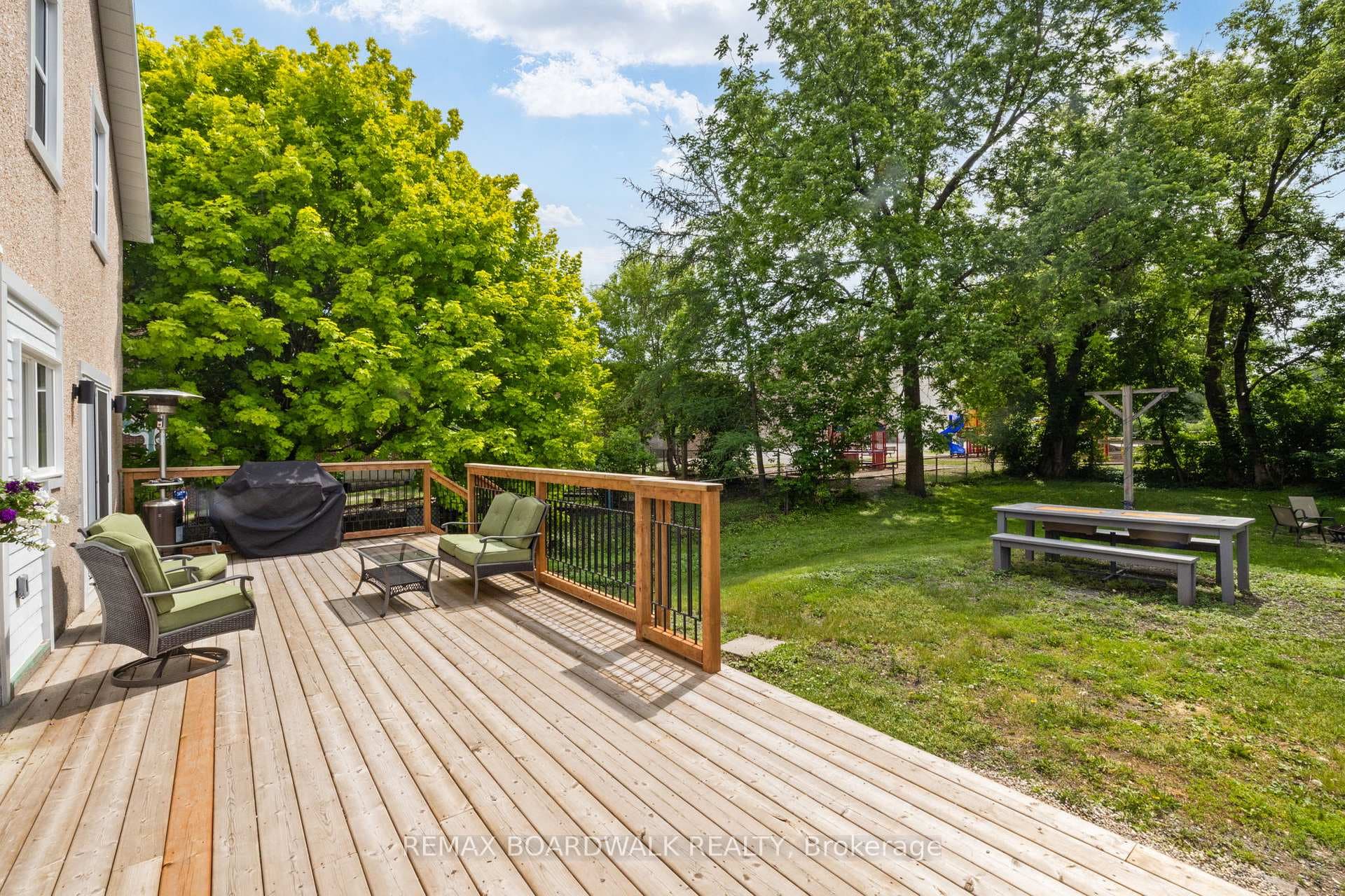 8 Grant Street photo 29