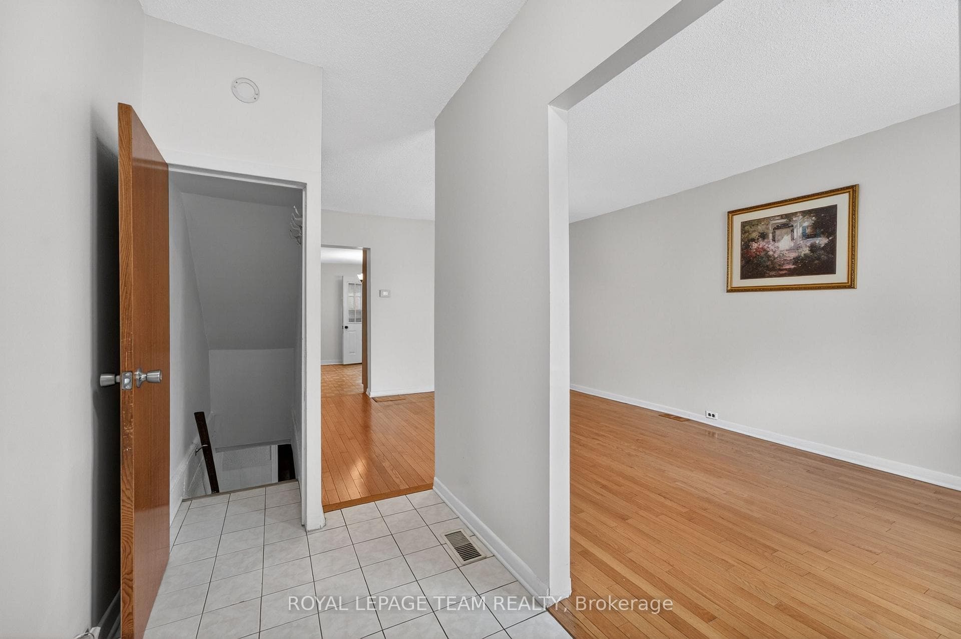274 Breezehill Avenue photo 4