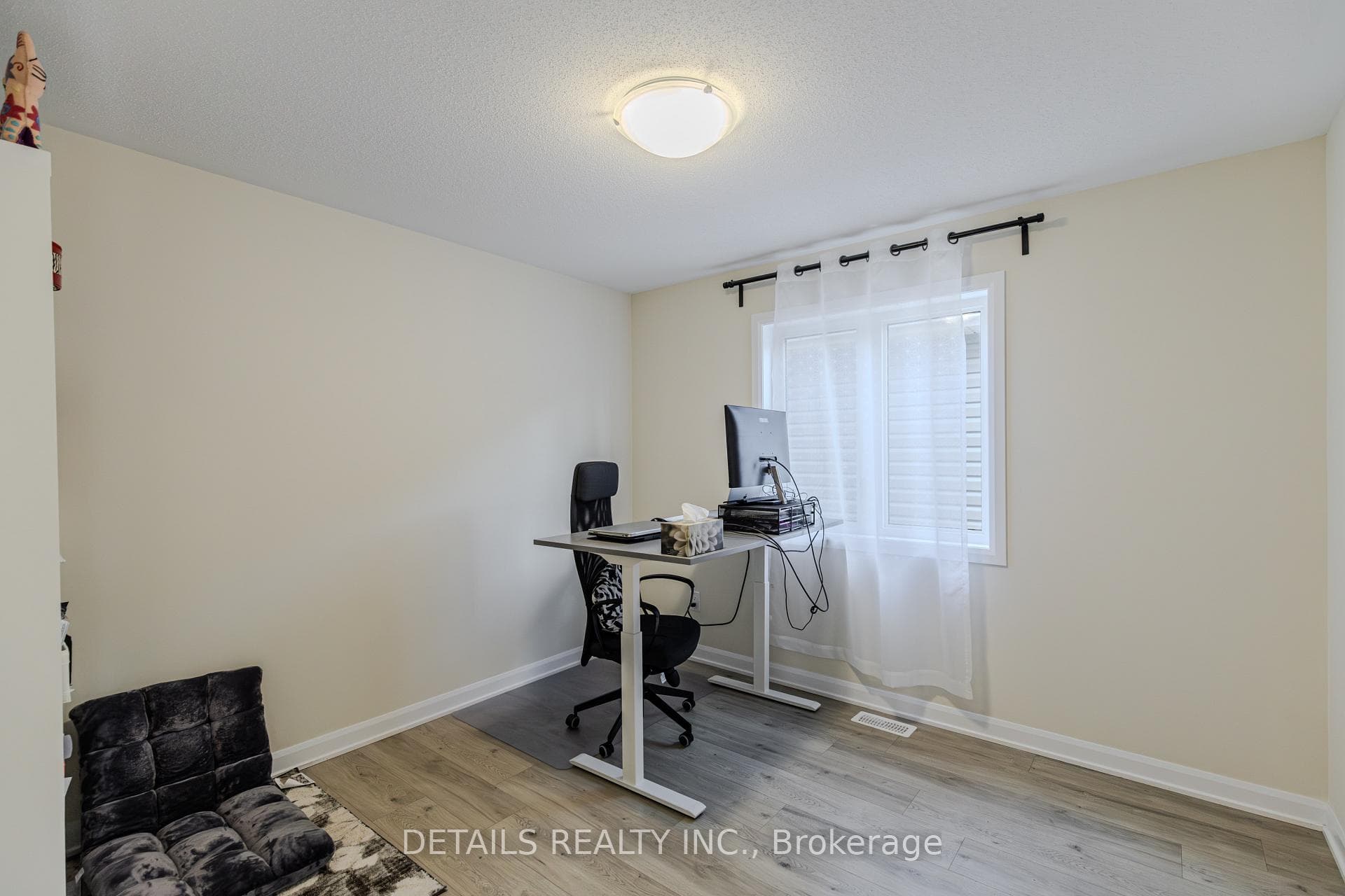 Fourth bedroom
