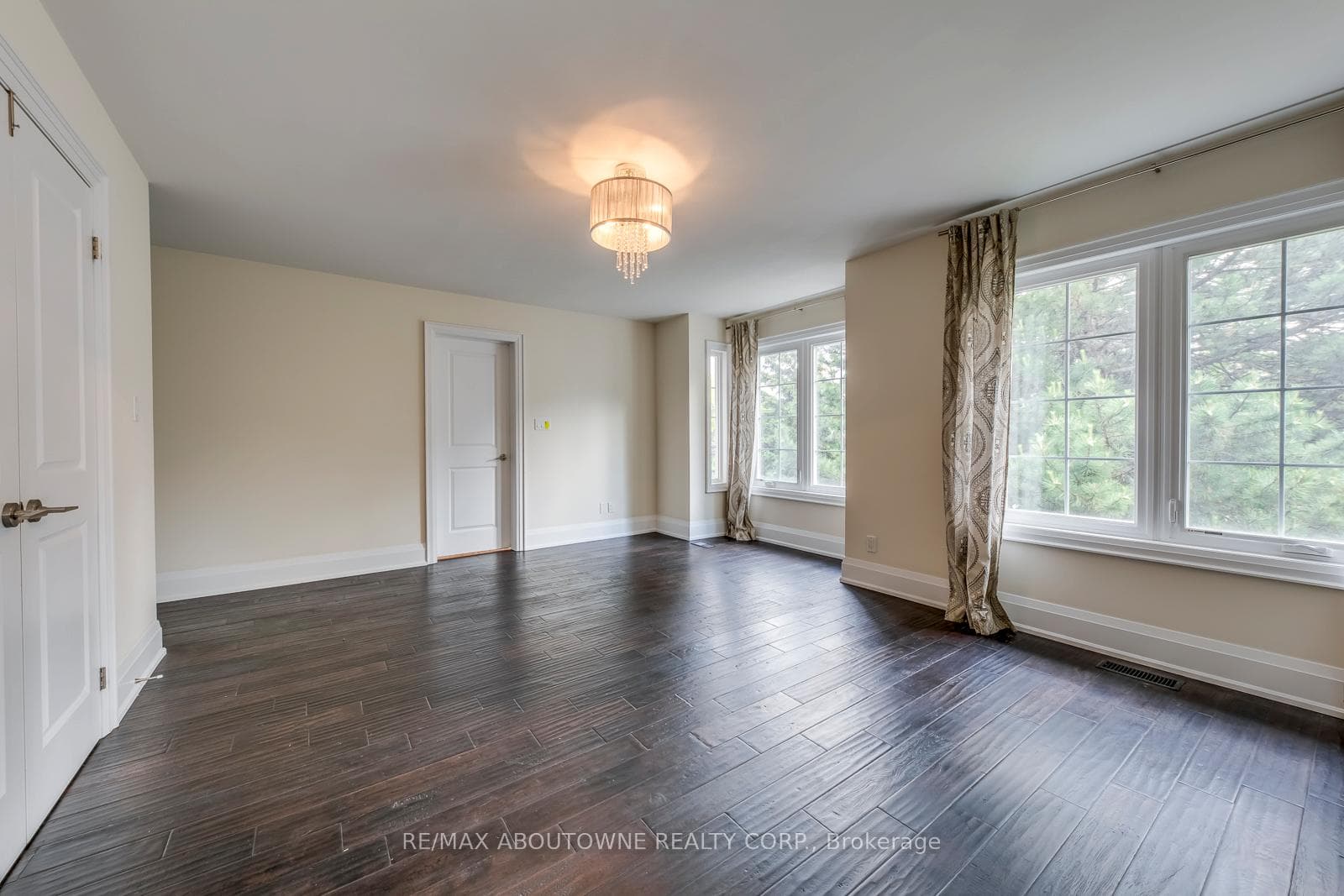 319 Holmes Avenue photo 25