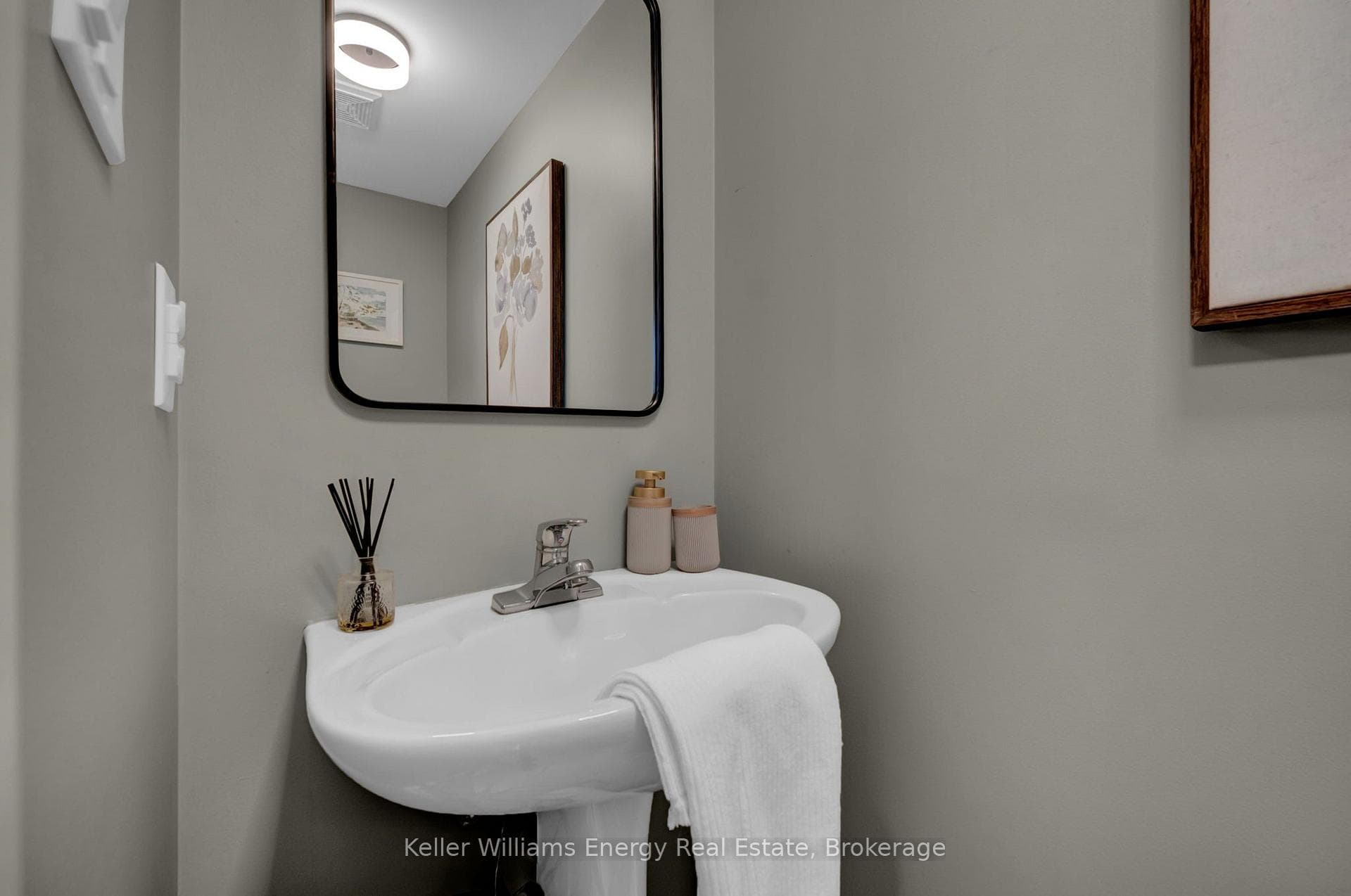 4 Primeau Avenue photo 19