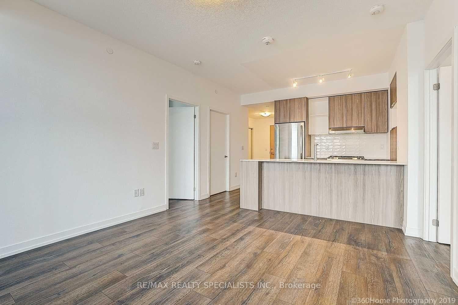 2520 Eglinton Avenue Unit 1701 photo 7